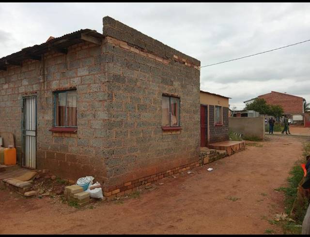 5 BEDROOM HOUSE FOR SALE IN ESSELEN PARK